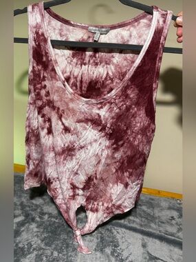 Charlotte Russe Burgundy and White Tie-Dye Front Tie Tank